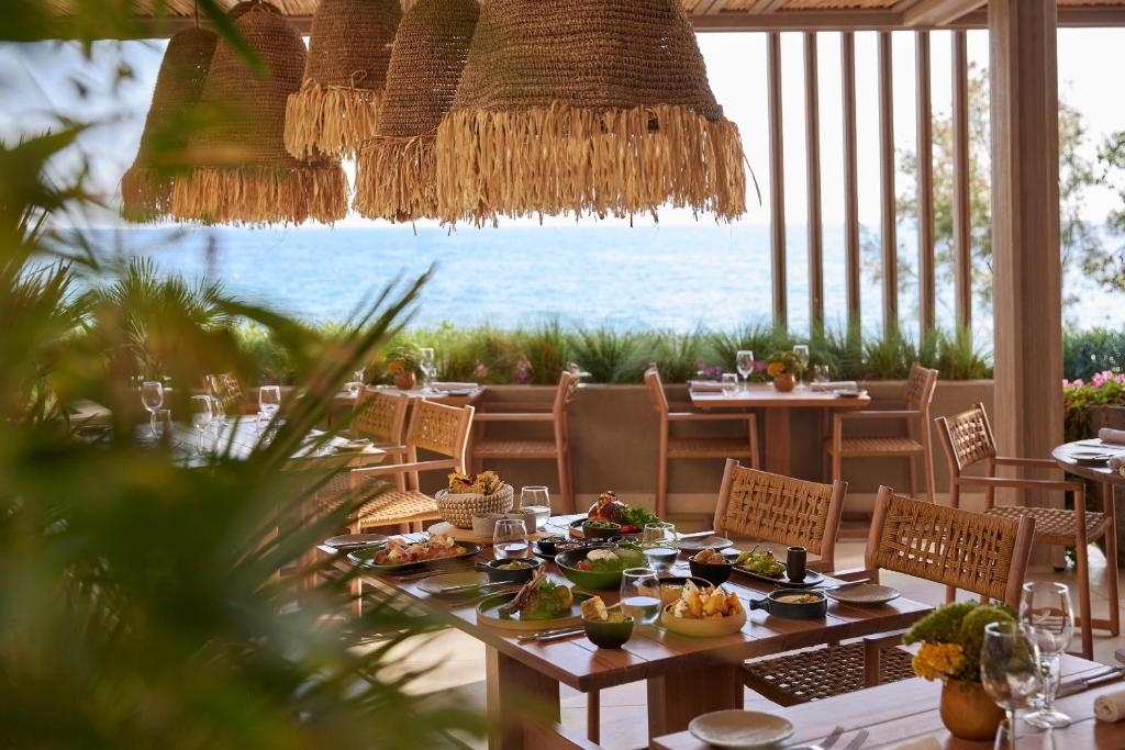 Restaurace v ubytování Ikos Oceania