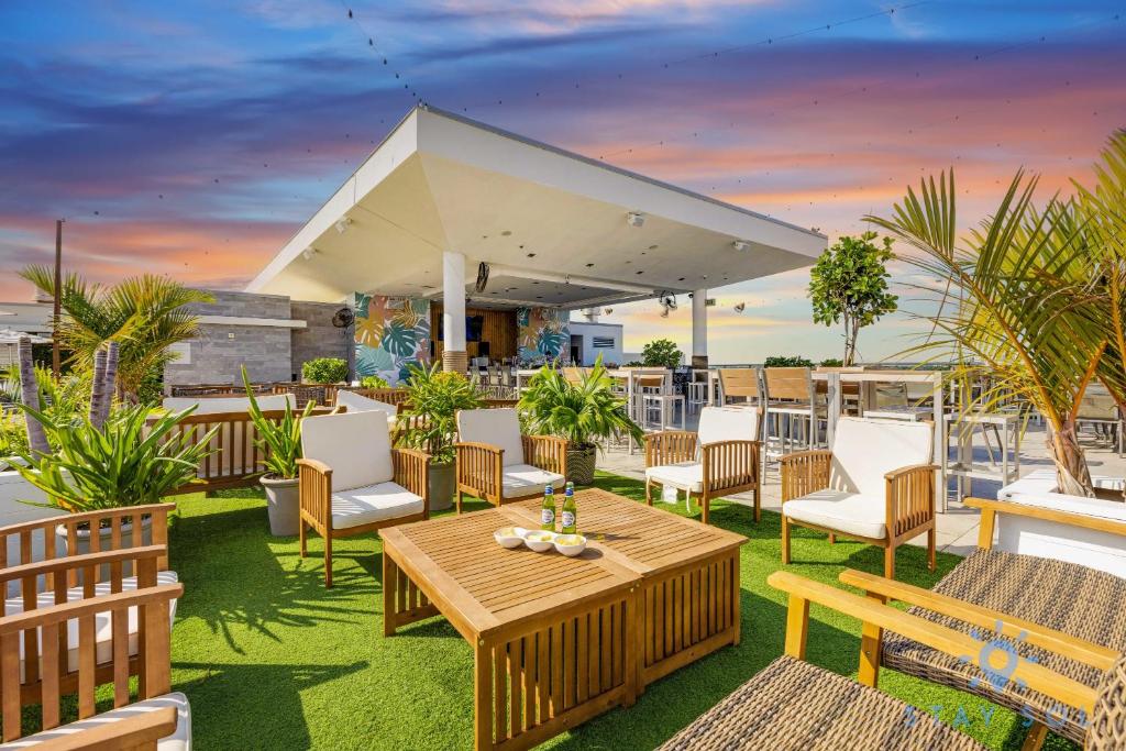 Fotografie z fotogalerie ubytování Rooftop Pool Balcony Hollywood Beach Broad walk v destinaci Hollywood