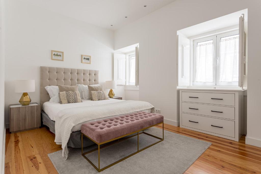 Central 3BR Duplex with Lift & AC by Host For Us