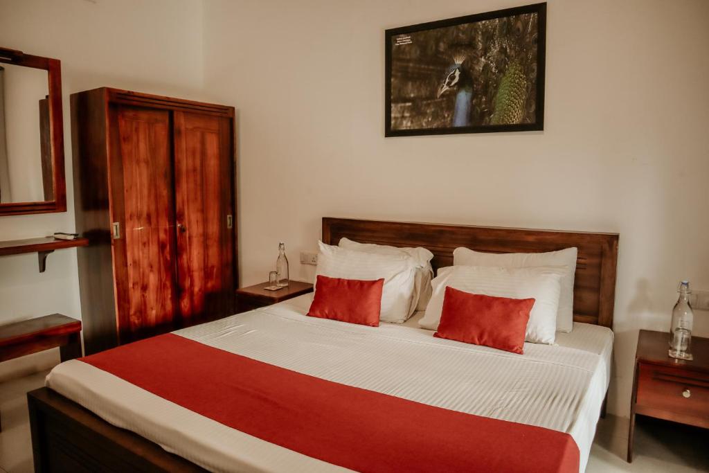 Saffron Lake Yala - 15