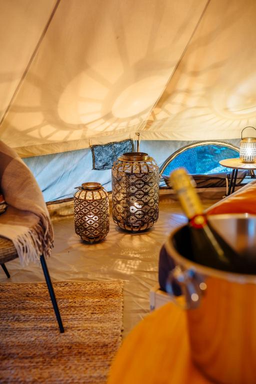Posezení v ubytování Glampingtält i naturen