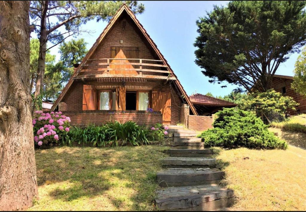 En have udenfor Hermosa Cabaña a metros del mar