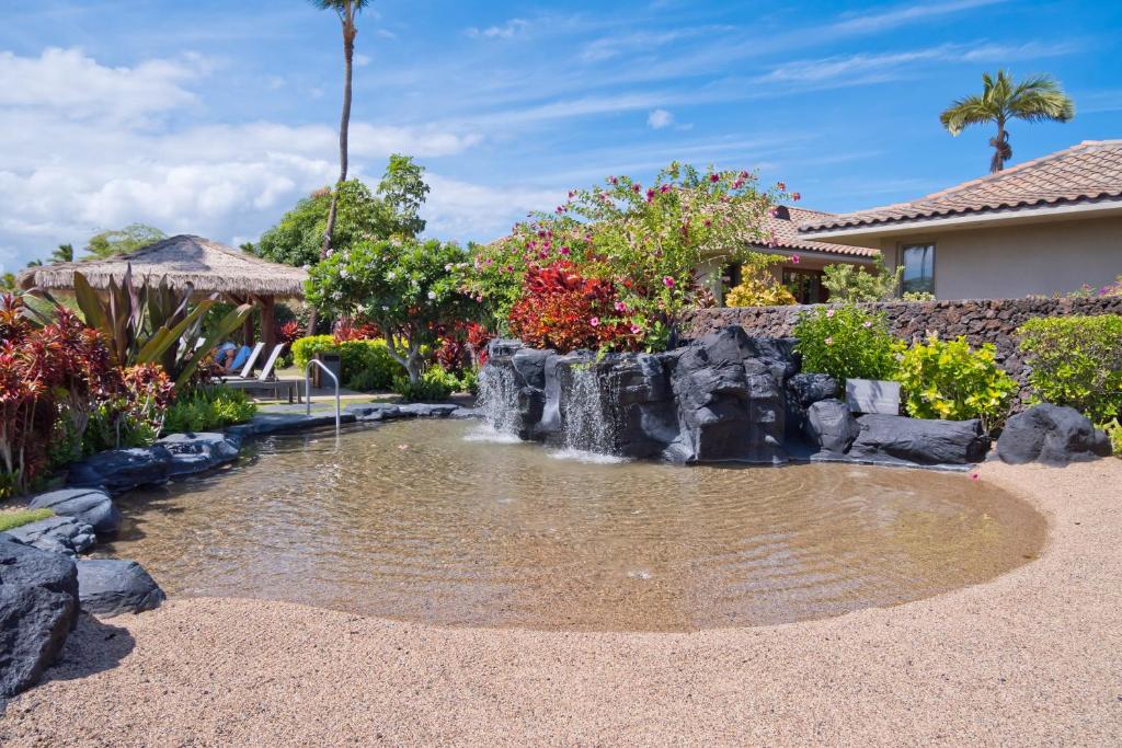Hilton Pool Pass Included, Kolea - Luxe 2BR Villa Steps to Beach Pool HotTub Gym photo