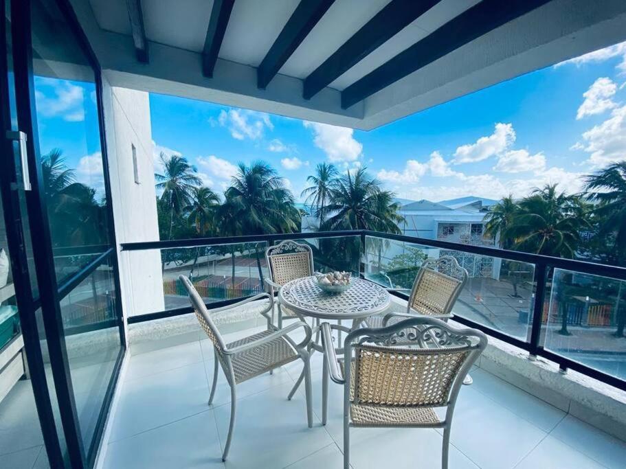 Μπαλκόνι ή βεράντα στο Luxury ocean front apartment