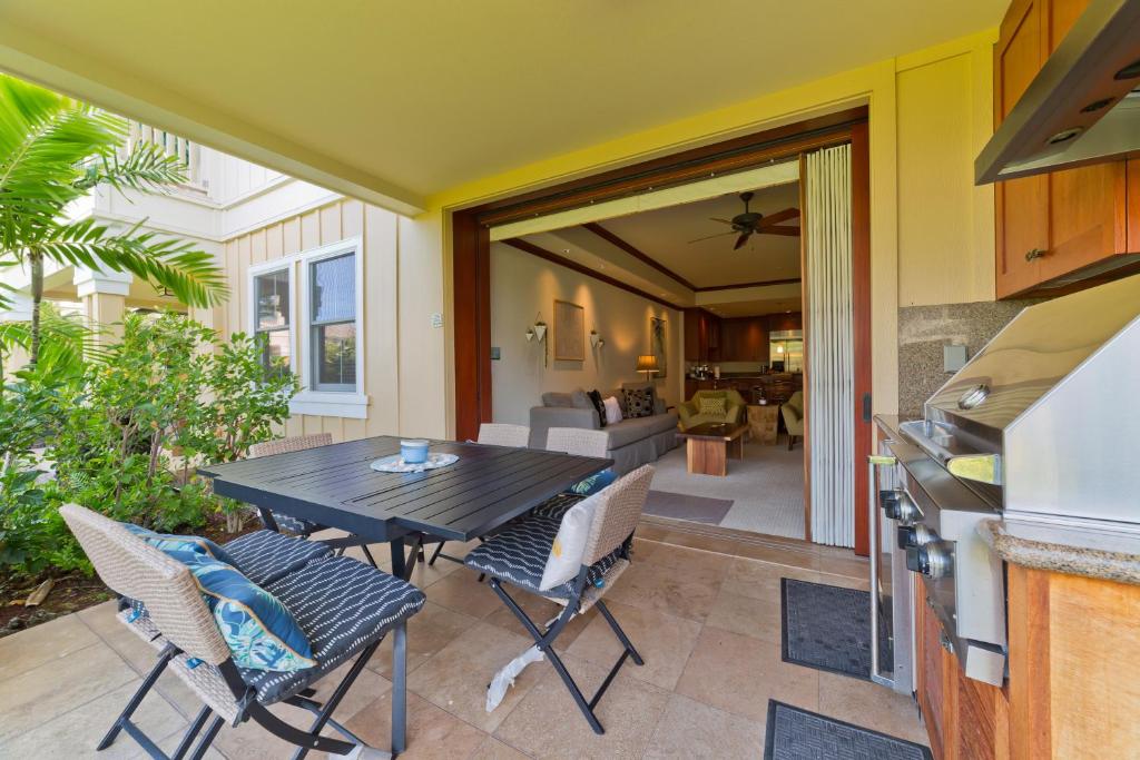 Hilton Pool Pass Included, Kolea - Luxe 2BR Villa Steps to Beach Pool HotTub Gym photo