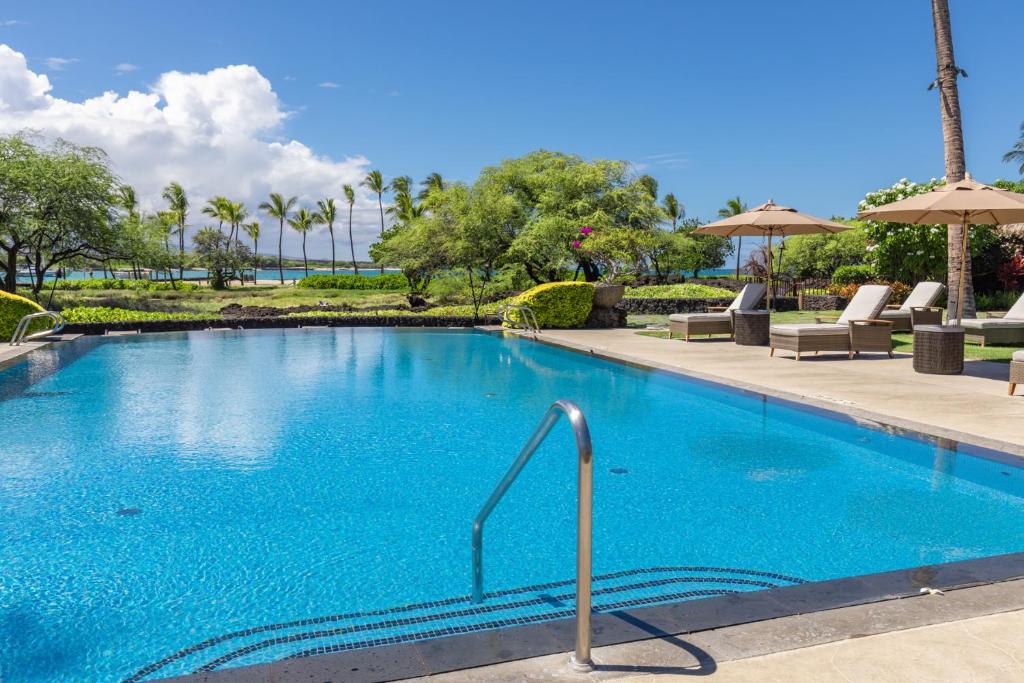 Hilton Pool Pass Included, Kolea - Stylish & Comfy Walk to Beach Patio Pool Gym photo