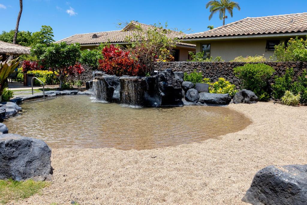 Hilton Pool Pass Included, Kolea - Stylish & Comfy Walk to Beach Patio Pool Gym photo