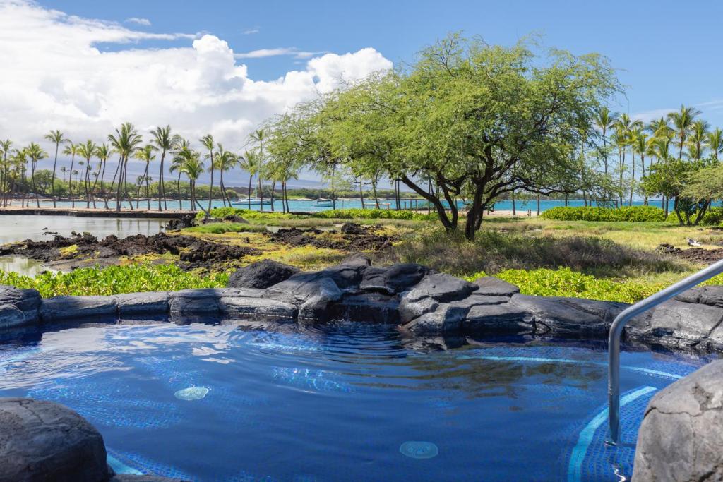 Hilton Pool Pass Included, Kolea - Stylish & Comfy Walk to Beach Patio Pool Gym photo