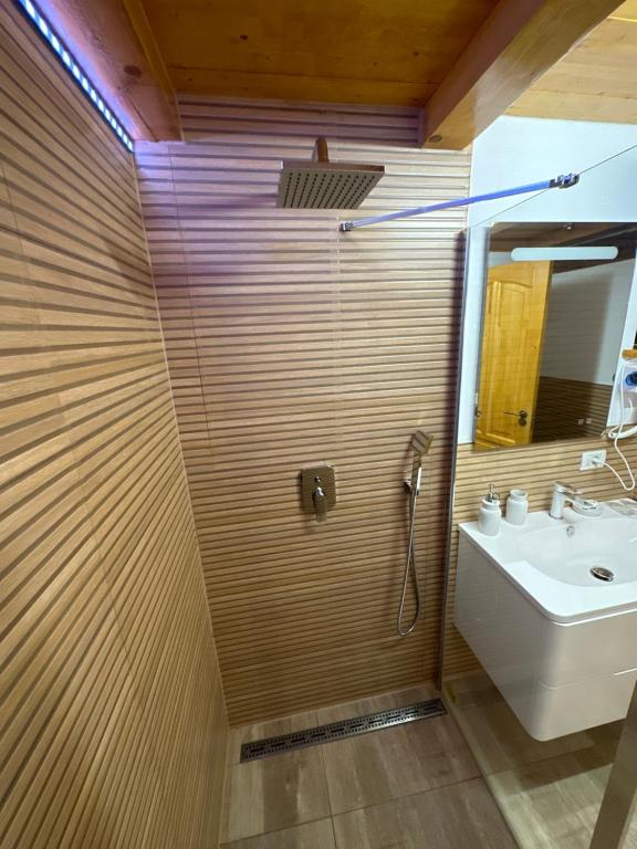 Casa de Lemn Arpasu de jos - Chambre Double Avec Salle De Bain Privée