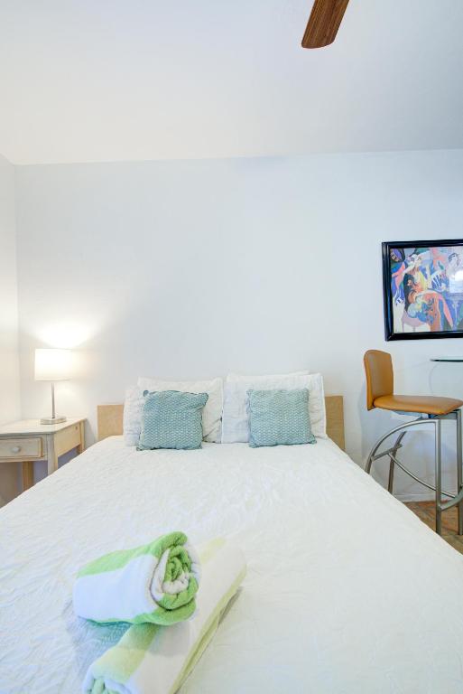 Efficiency 2 on water Las Olas, beach and free kayaks - Two-Bedroom House