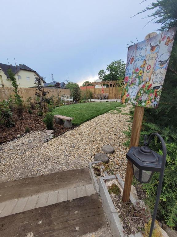 Zahrada ubytování J2Velence Apartman