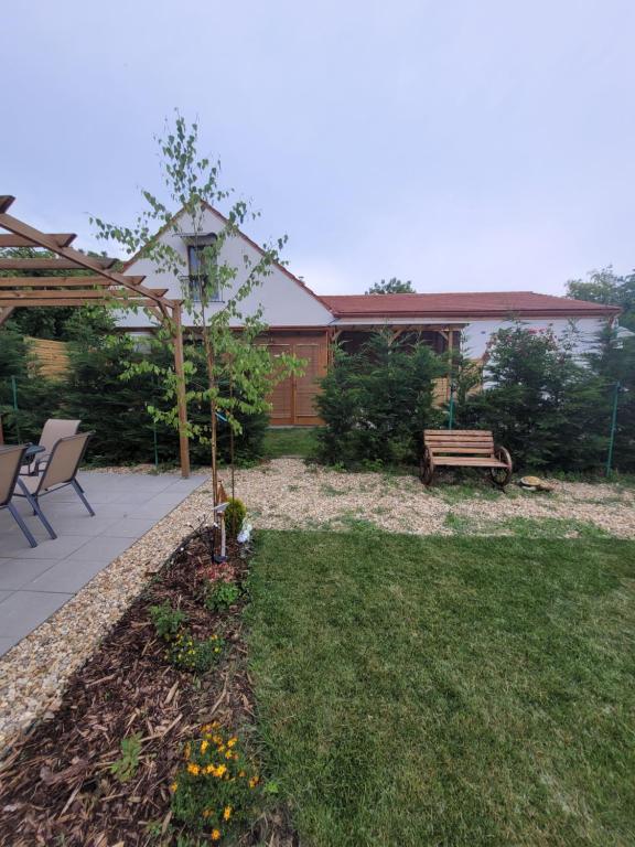 Zahrada ubytování J2Velence Apartman