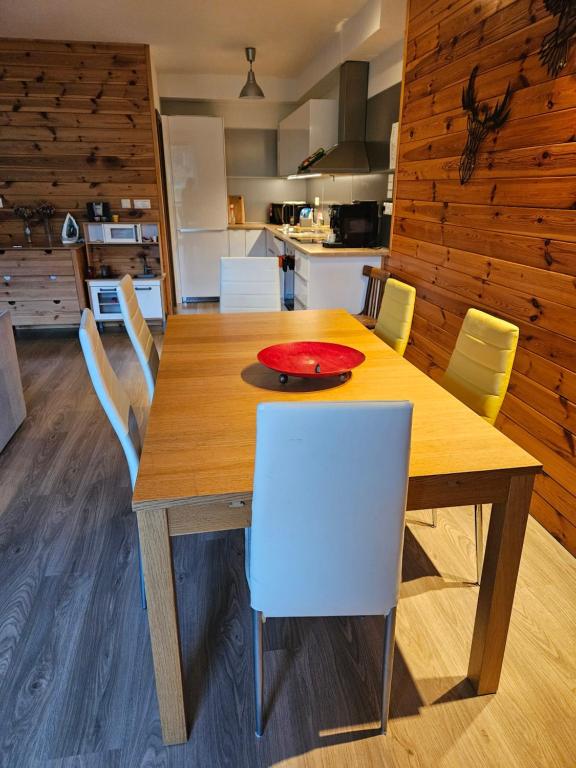Kuchyňa alebo kuchynka v ubytovaní Apartman-Bruno