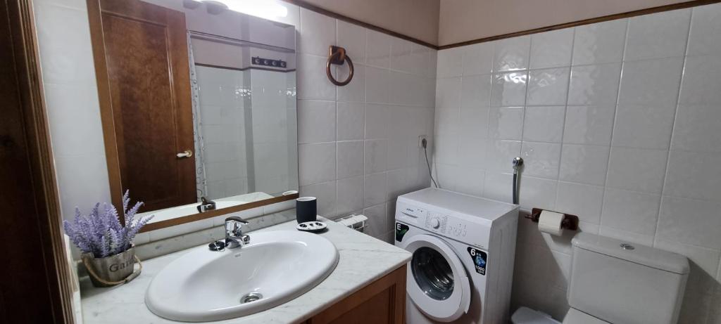 Koupelna v ubytování Duplex La Vinya