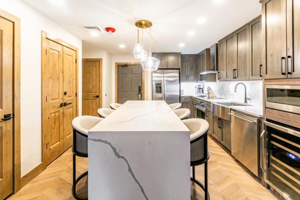 Condos at Canyons Resort by White Pines - Superior Villa