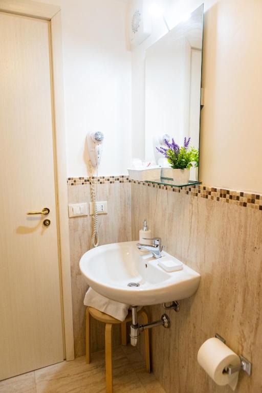 Bagno di Ai Mercati di Palermo