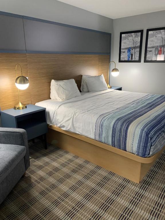 AmericInn by Wyndham Marshfield - Habitación Con Cama Extragrande - No Fumadores