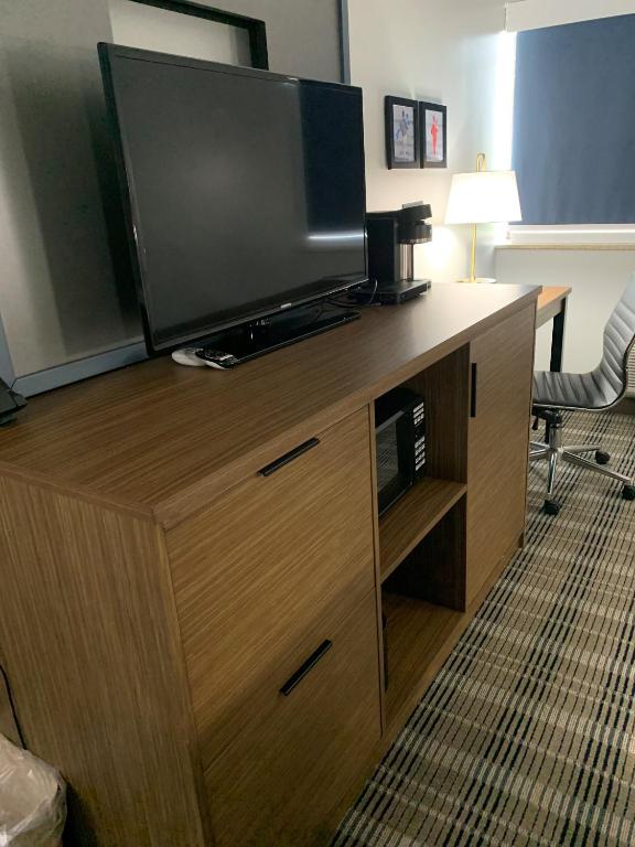 AmericInn by Wyndham Marshfield - Habitación Con 2 Camas Grandes - No Fumadores