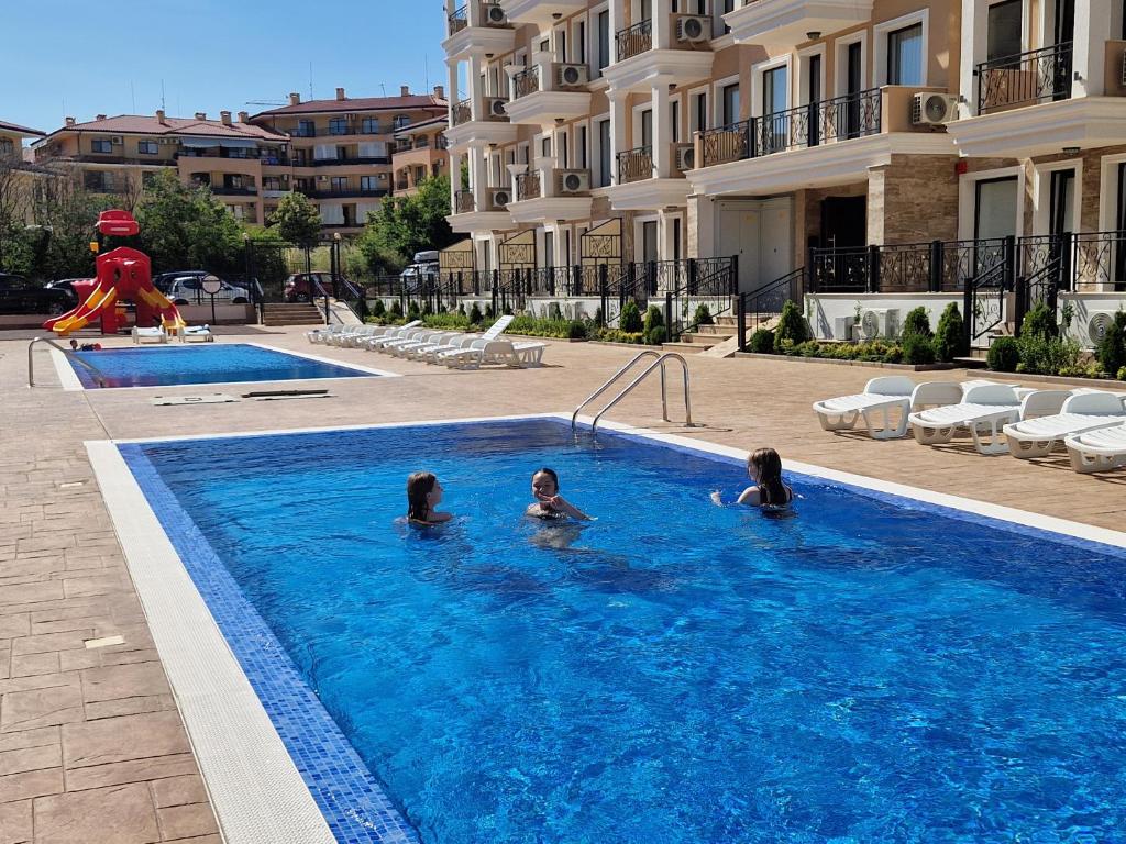 Bazén v ubytování Polarstar 205A am Meer Sveti Vlas nebo v jeho okolí