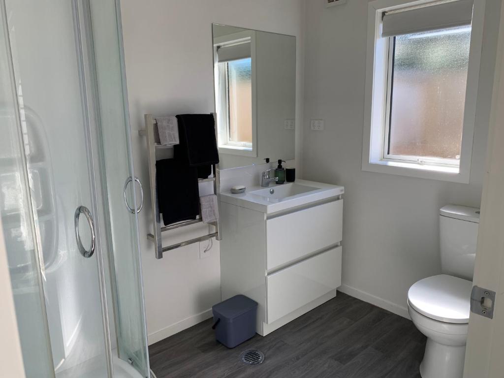 Near the City and Gardens - Resim 5