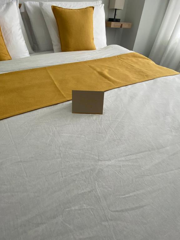 Postel nebo postele na pokoji v ubytování Private Room A-KING BED-12Mints NYCity