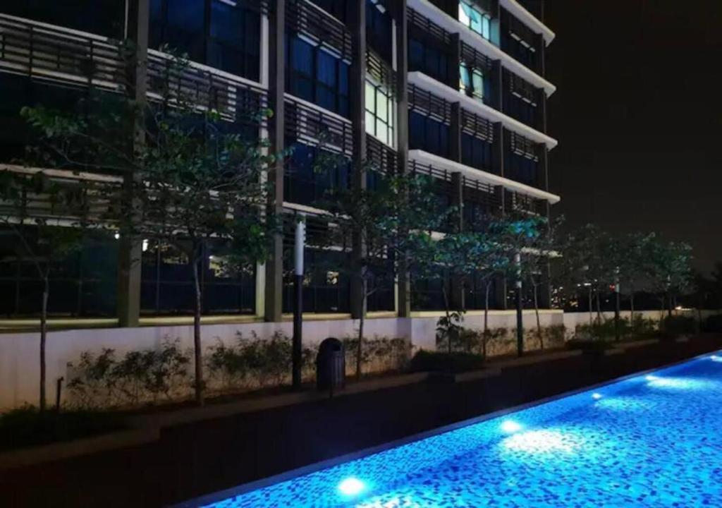 Bazén v ubytování Cozy Duplex-PJ Central Sec 13 nebo v jeho okolí