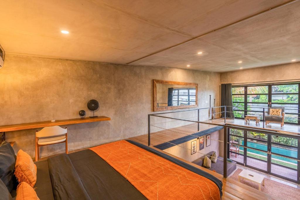Kolam renang di atau di dekat Berawa Loft by Betterplace