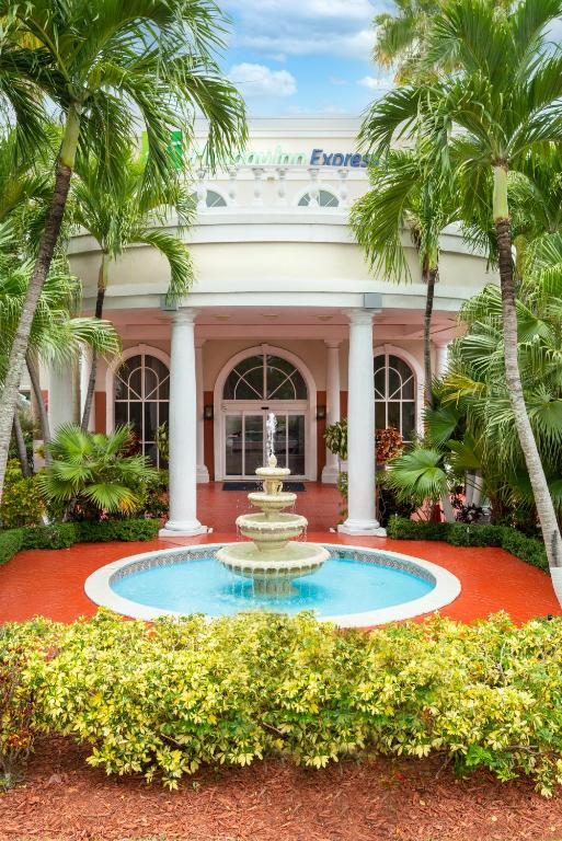 Holiday Inn Express Miami Airport Doral Area by IHG photo