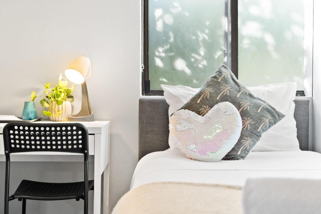 Φωτογραφία από το άλμπουμ του Cozy King Single Room - Near Station & Olympic Park - Shared Bathroom σε Regents Park