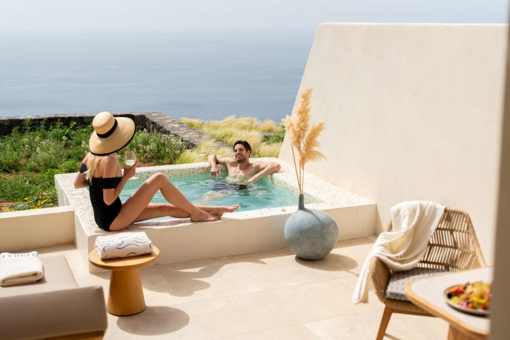 Santo Mine Oia Suites photo