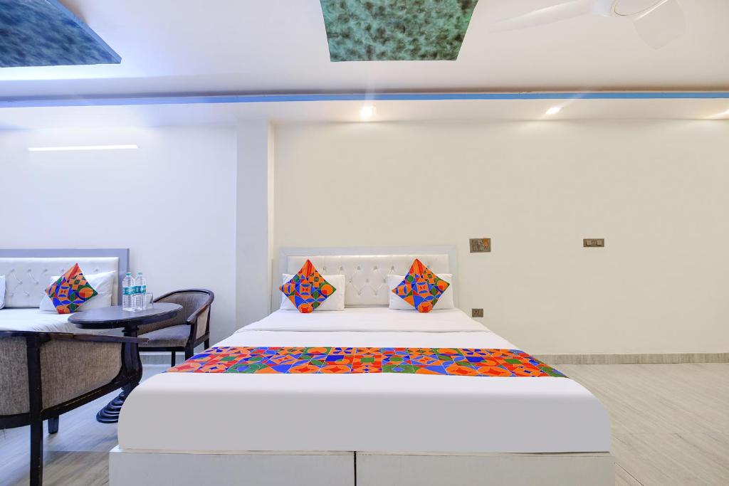 FabHotel Capital Inn - Superior Double Room
