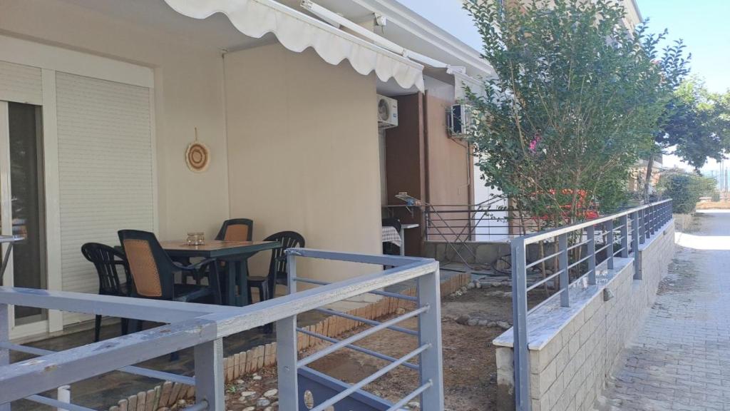 Balkón nebo terasa v ubytování Kaza Oasis