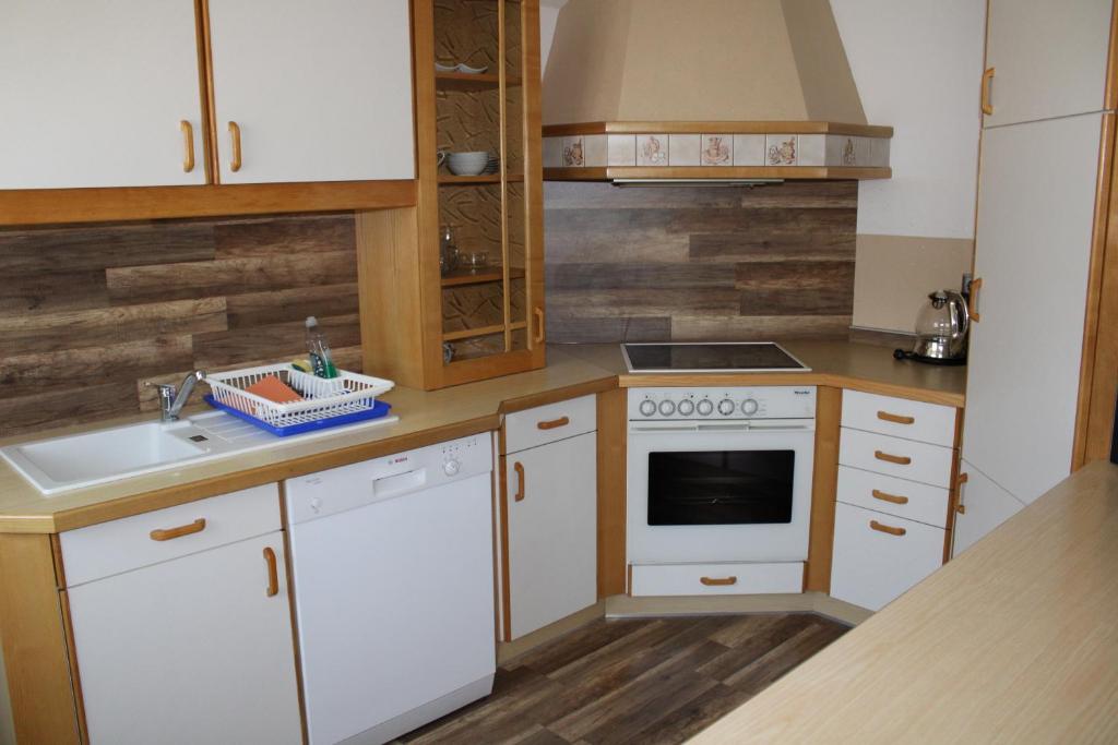 Kuchyň nebo kuchyňský kout v ubytování Ferienwohnung und Gästezimmer Gaspar