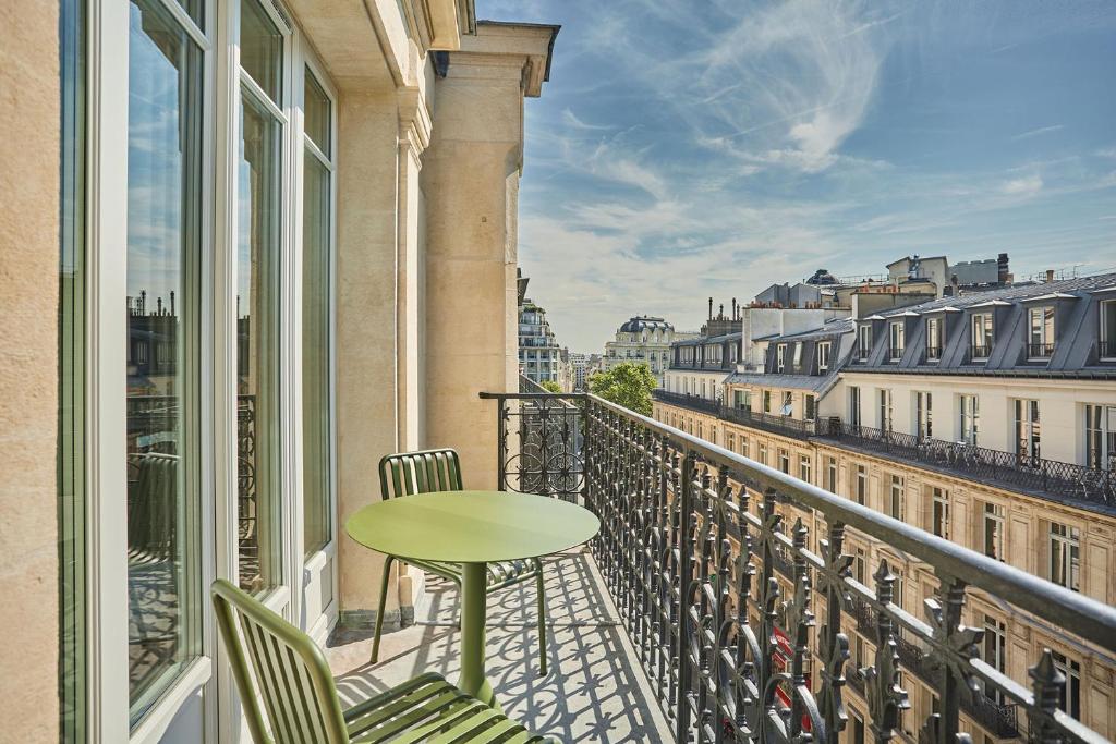 Балкон или терраса в Numa Paris Champs-Élysées