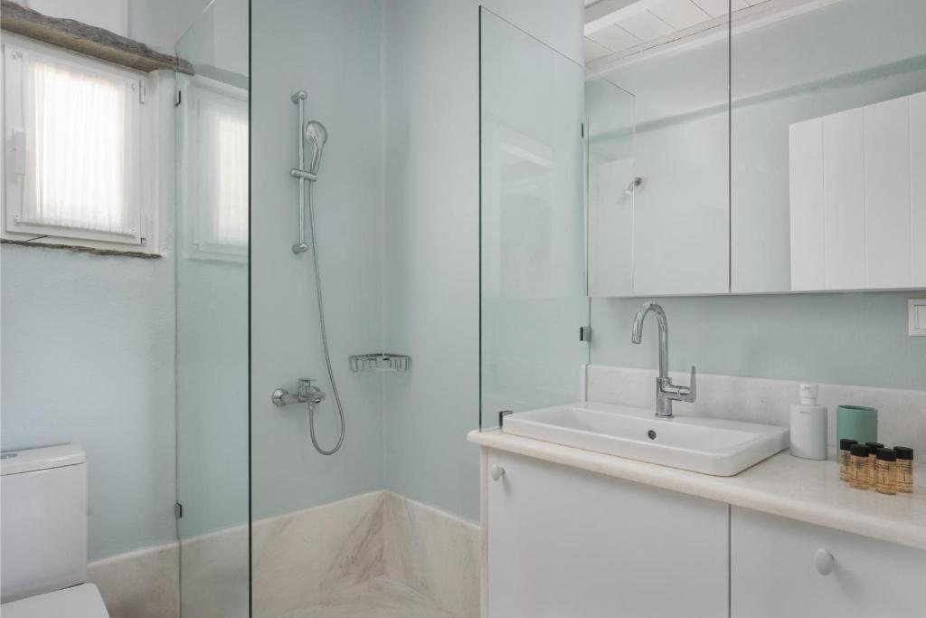 Koupelna v ubytování Morfes Luxury Apartments