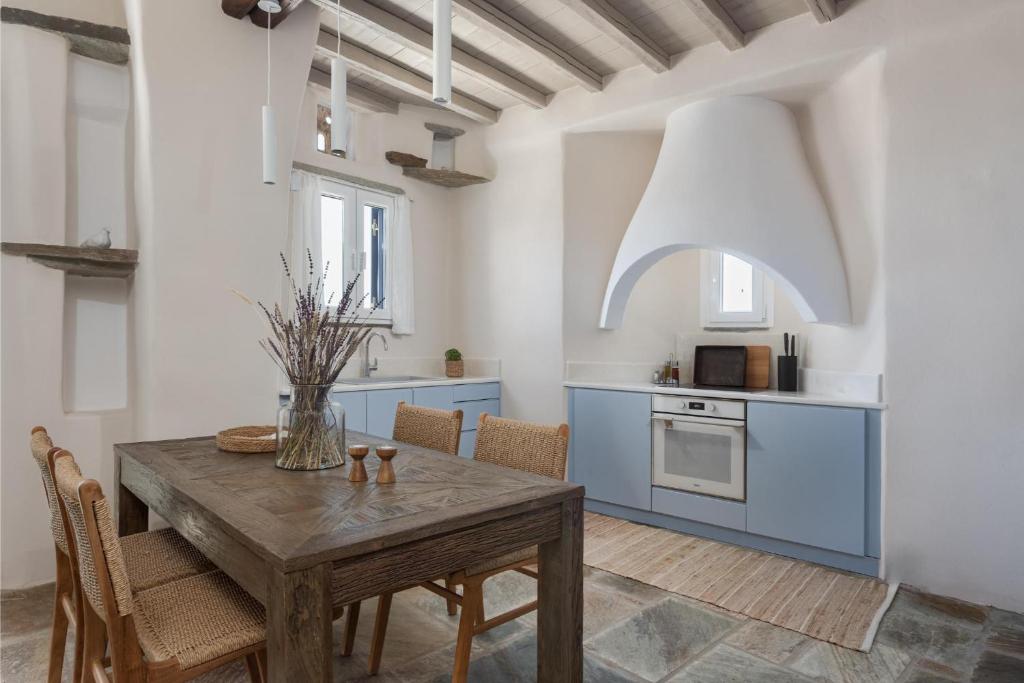 Kuchyň nebo kuchyňský kout v ubytování Morfes Luxury Apartments