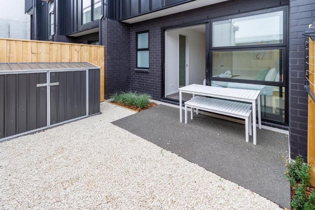 Unique Stadium View in St Asaph 2 bed 2 bath - Resim 22