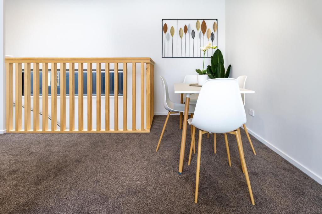 Unique Stadium View in St Asaph 2 bed 2 bath - Resim 13