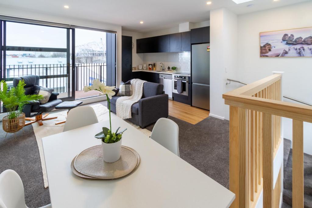 Unique Stadium View in St Asaph 2 bed 2 bath - Resim 4