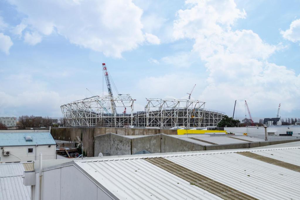 Unique Stadium View in St Asaph 2 bed 2 bath - Resim 39