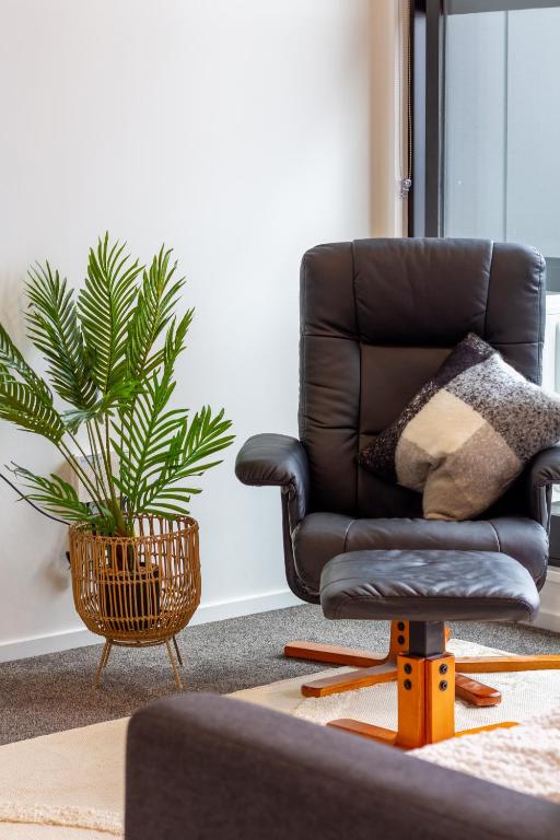 Unique Stadium View in St Asaph 2 bed 2 bath - Resim 28