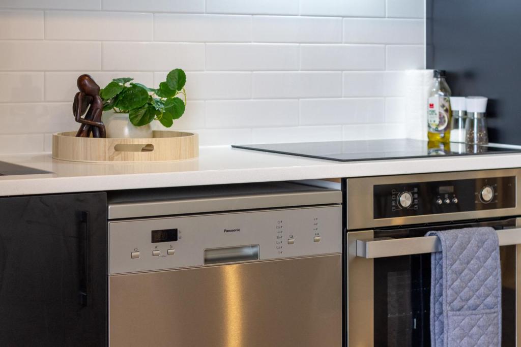 Unique Stadium View in St Asaph 2 bed 2 bath - Resim 16