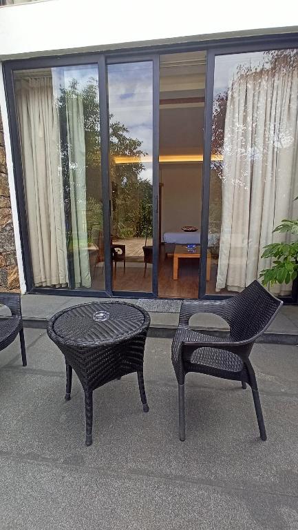 Balkón nebo terasa v ubytování Mountain Retreat Kodai