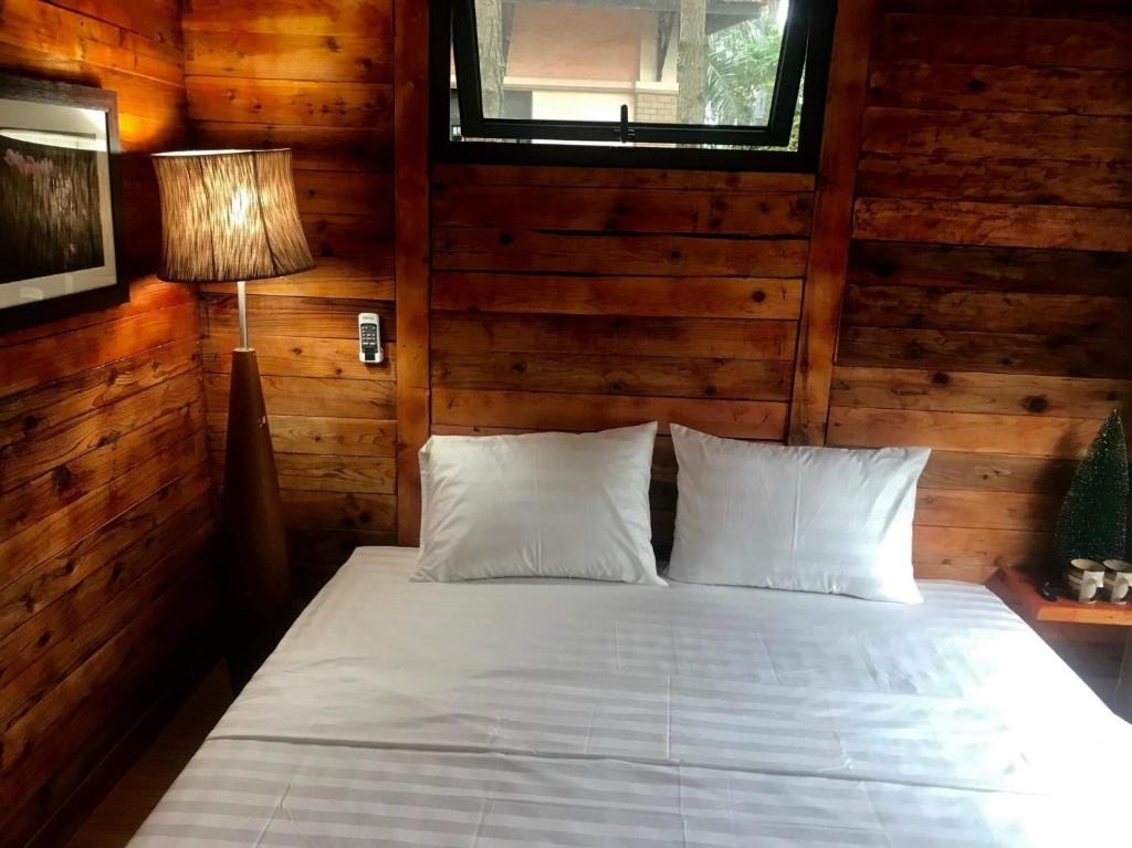 Postel nebo postele na pokoji v ubytování Pine Hill Villas & Camping