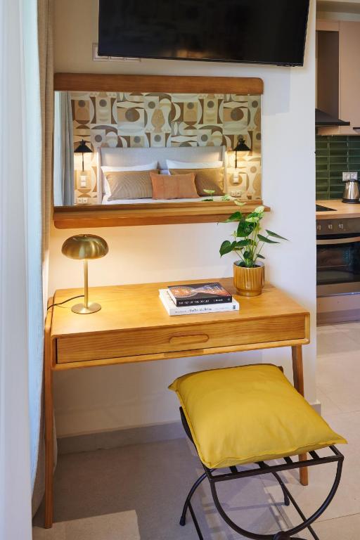 Rastoni Acropolis Uniquely Located Stylish Apartments - 2