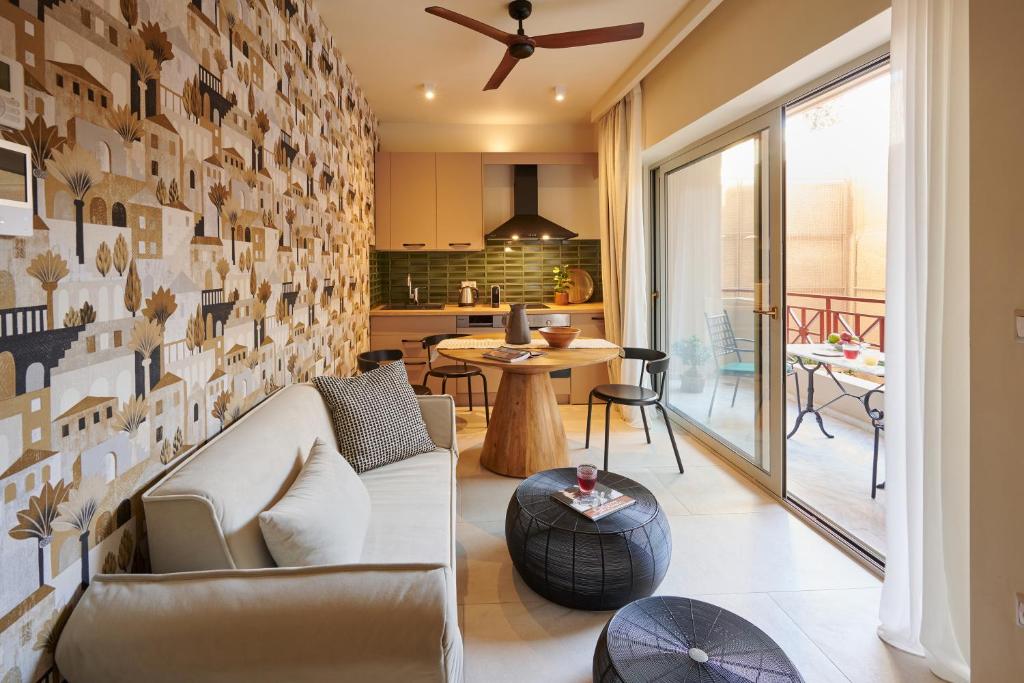 Rastoni Acropolis Uniquely Located Stylish Apartments - 9