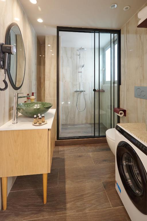 Rastoni Acropolis Uniquely Located Stylish Apartments - 14