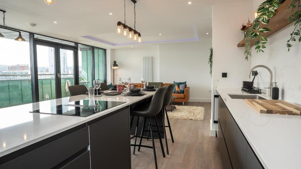 3 BDR City Centre Penthouse by Belfast City Breaks, Belfast (updated ...