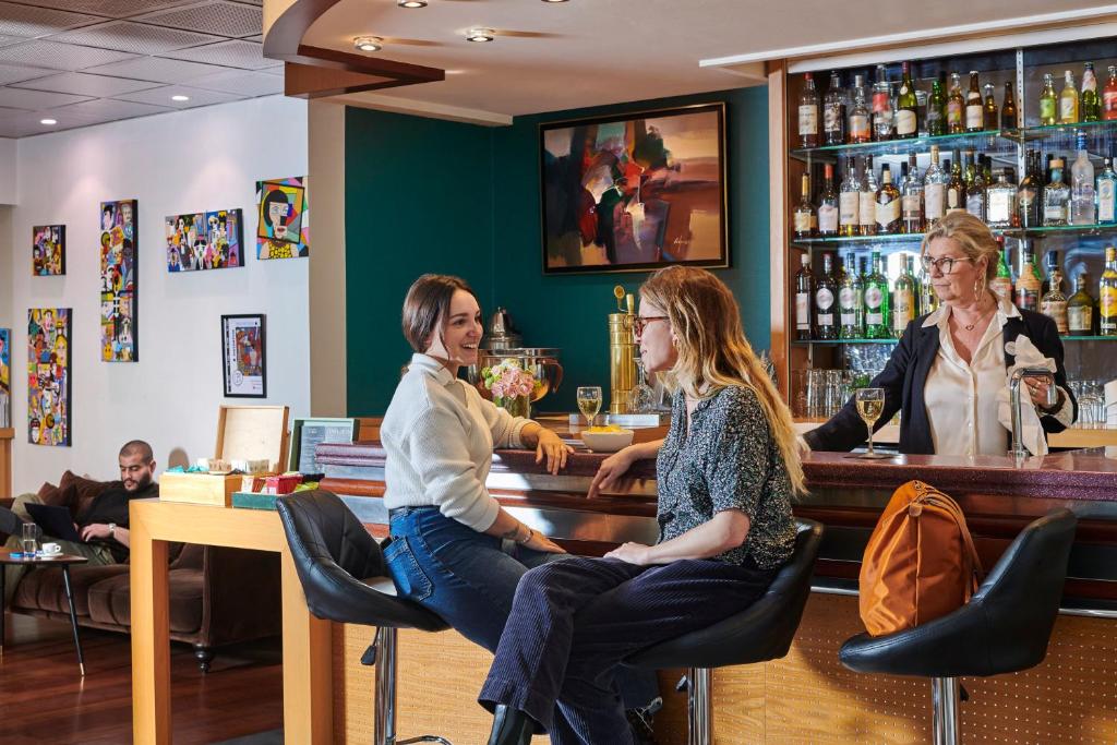 Hôtel Charlemagne by Happyculture - Resim 2