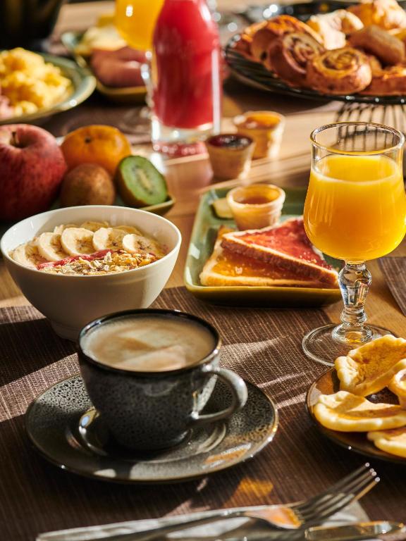 Hôtel Charlemagne by Happyculture - Resim 9